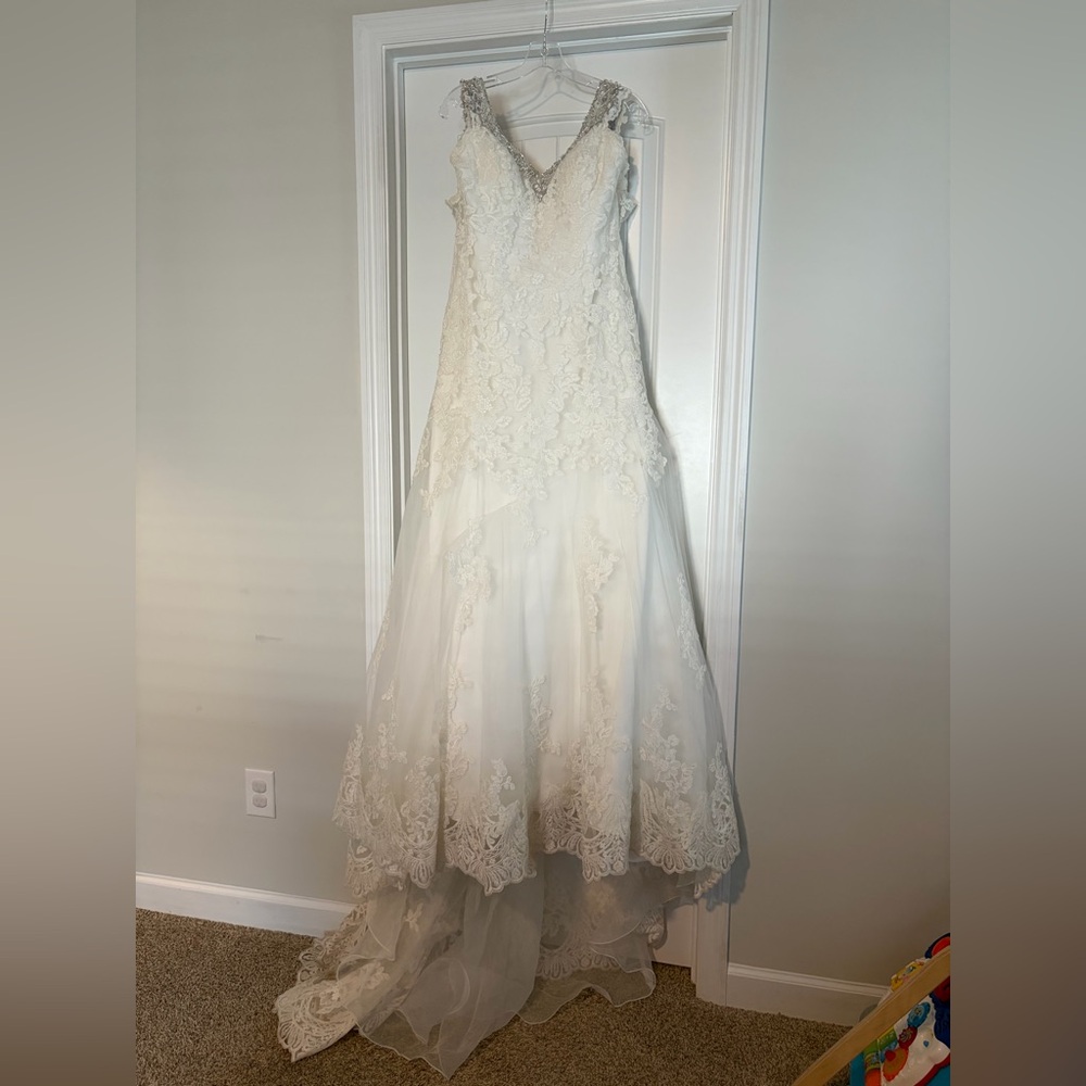 NWT Karelina Sposa White Lace Wedding Dress